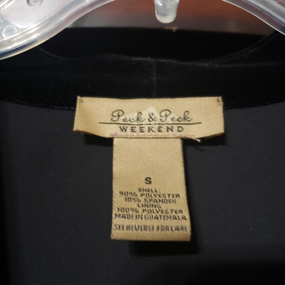 Peck & Peck s black velvet oversized antique like brooch one clasp closure - Picture 6 of 8